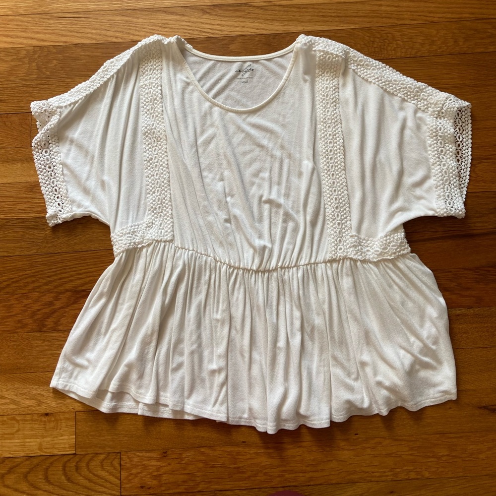 Alya Size S White Short Sleeve Top